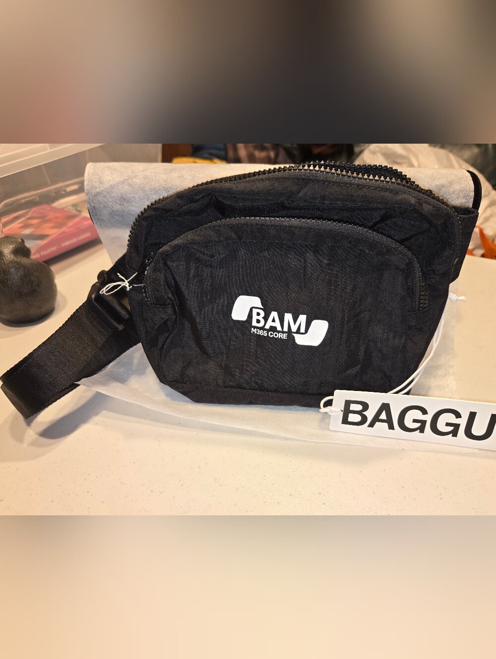 NWT - BAGGU M365 Core Black Unisex Belt Bag